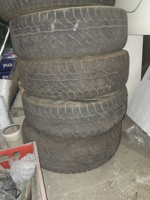 Продам резину комплект