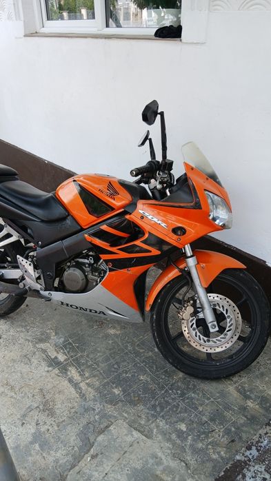 Vând honda cbr125
