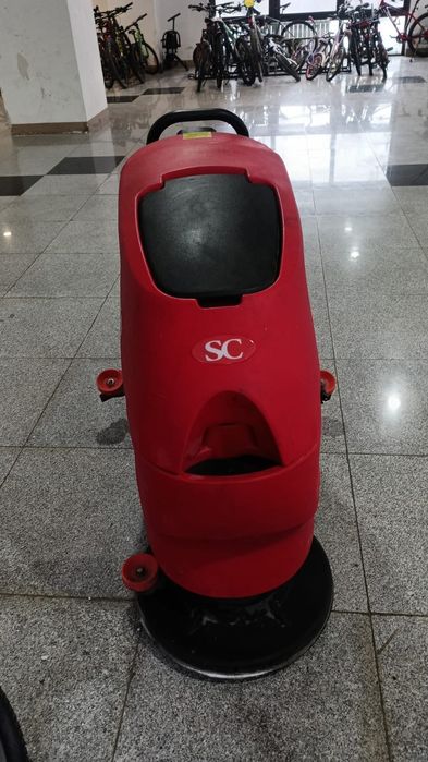 Поломоечная машинка