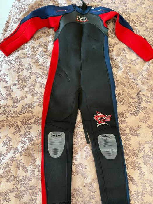 Гидрокостюмы продам