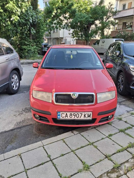 Продавам Шкода Фабиа 2007г, дизел, на 210хил км, 1.6 поддържана имам я повече от 10години 2100 евро
