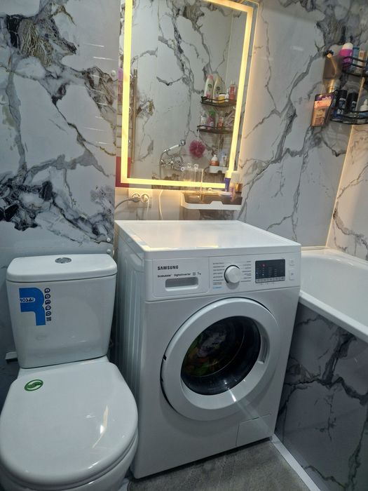 Продам 1,5 - комнатную квартиру