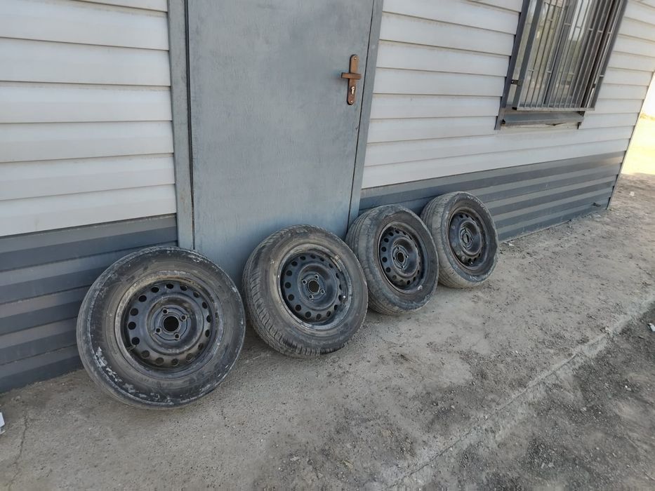 Продам шины в комплекте
