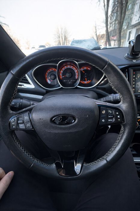 Лада Веста Кросс в отличном состояние