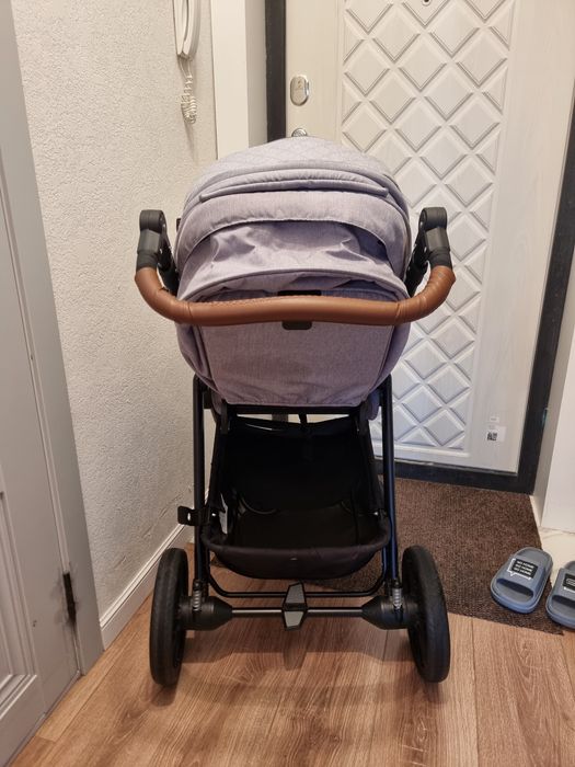 Продам коляску 2 в 1