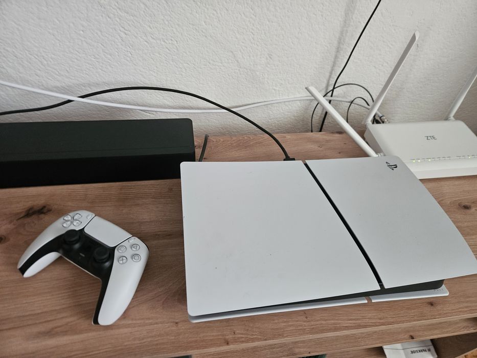 Consola PlayStation 5 Slim Digital Edition (PS5) 825GB, White cont joc Ghost of yotei