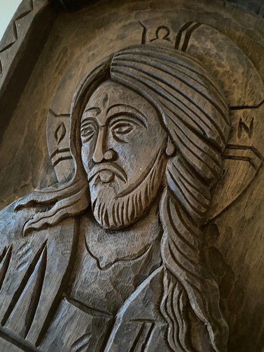 Icoana Mantuitorului sculptata in lemn de nuc