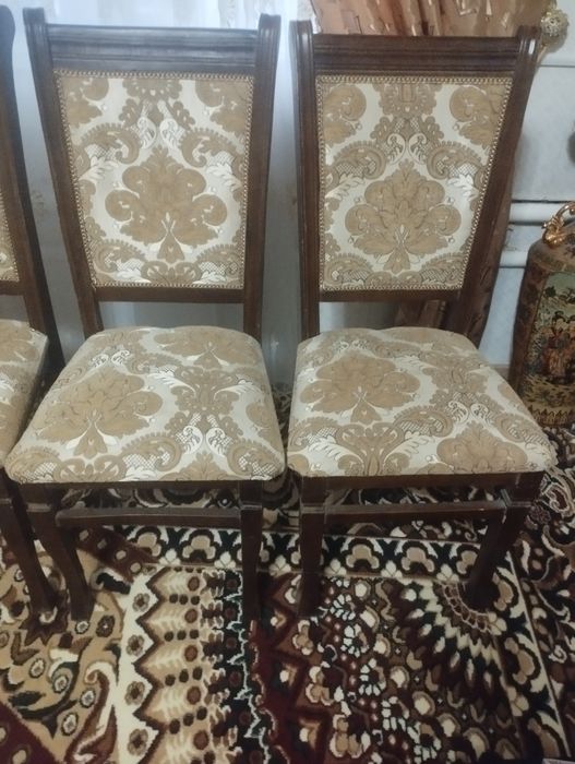 Продам стулья для гостиной