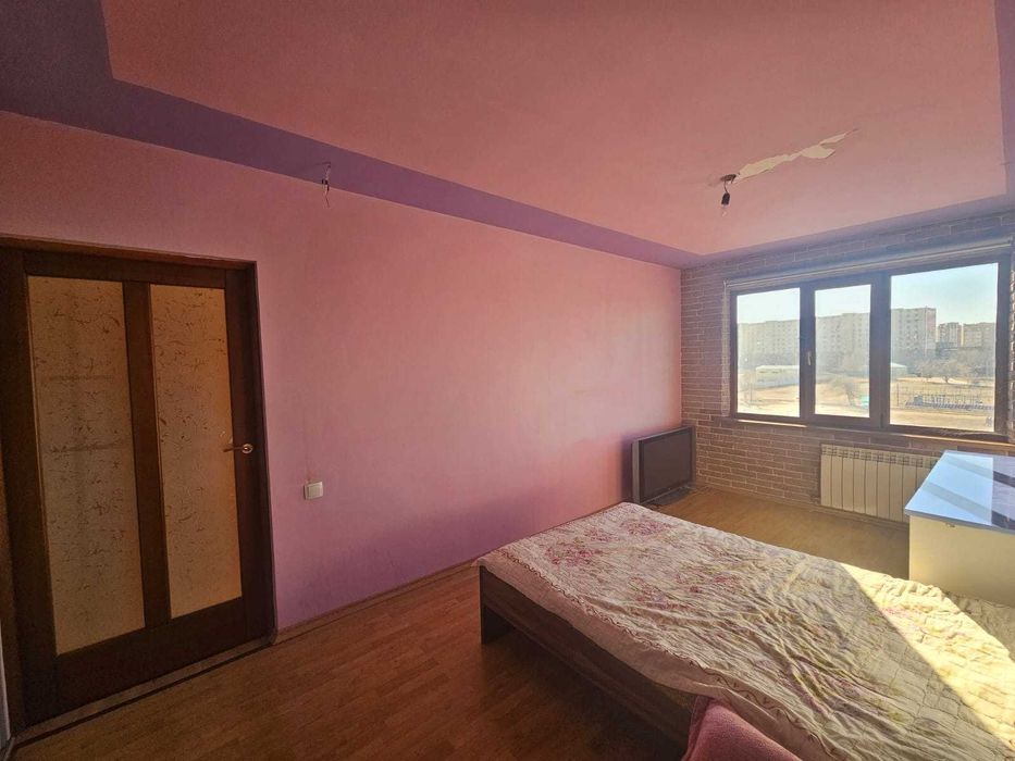 Продам 2 комн.кв. на 8 мкр