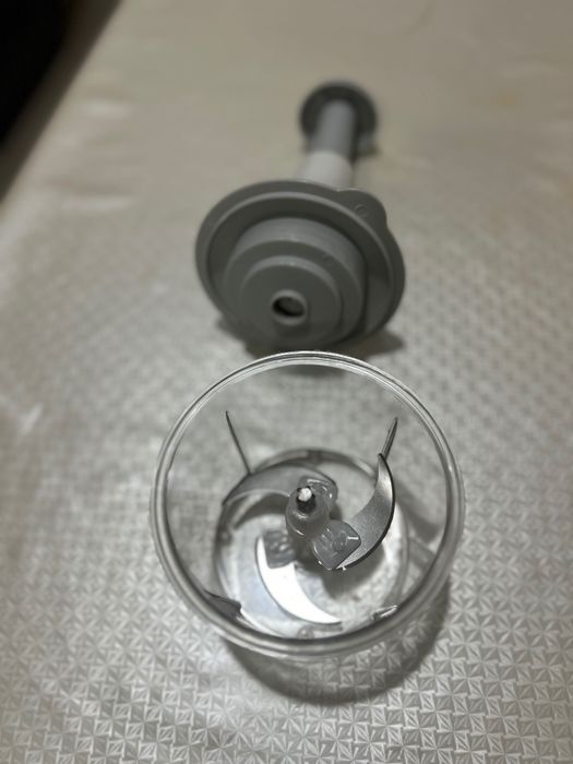 Продается ручной блендер измельчитель