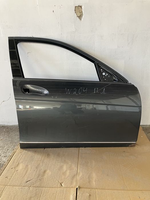 Предна дясна врата да Mercedes C W204 Мерцедес Ц В204 Facelift 11-14г