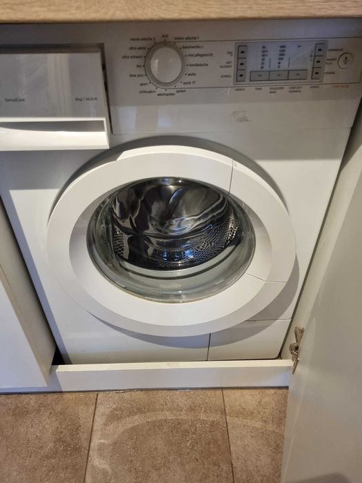 Двустаен апартамент с подземен гараж- Базар Левски