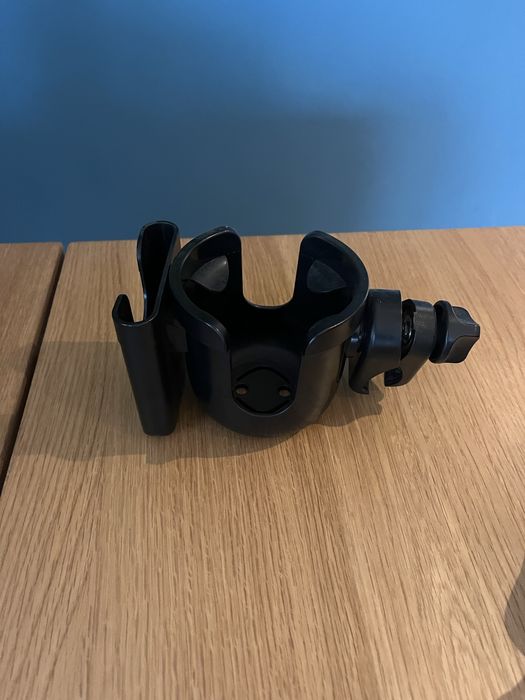 Универсална поставка за чаша и телефон за количка