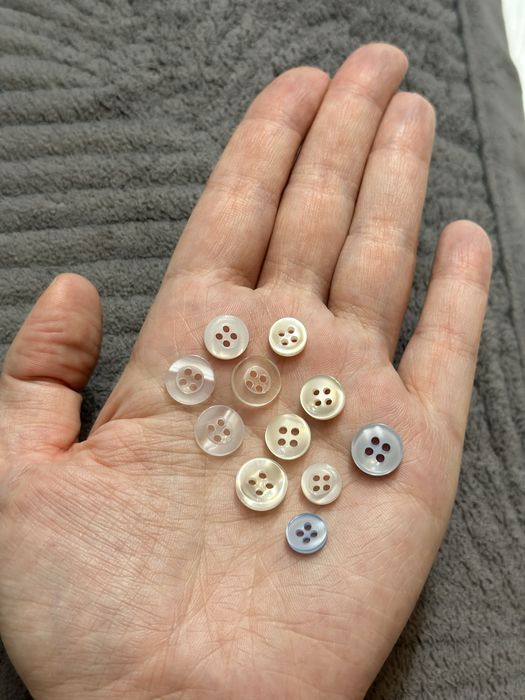 Пуговицы новые, 36 шт