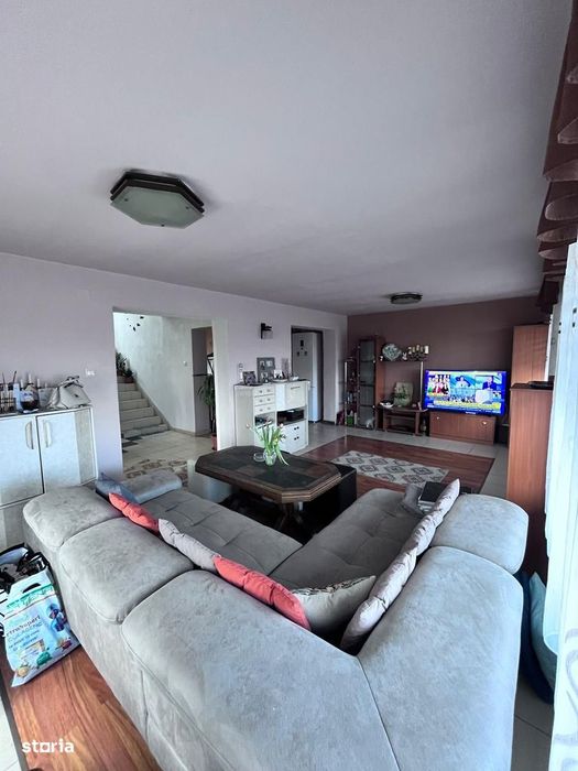 Casa de vanzare in Micesti pe 2 nivele si demisol cu garaj