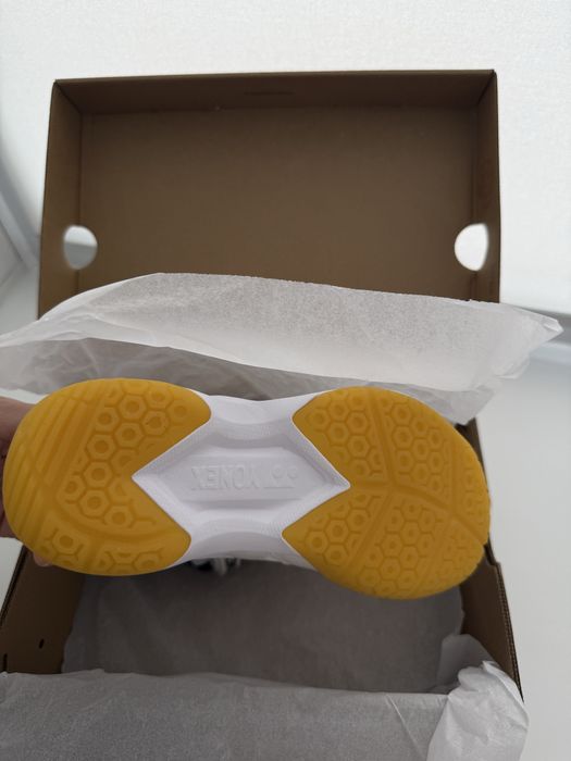 Кроссовки Yonex для тенниса