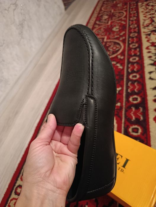 Продам мужские туфли