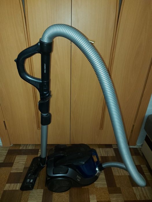 Пылесос мощный, в идеальном состоянии