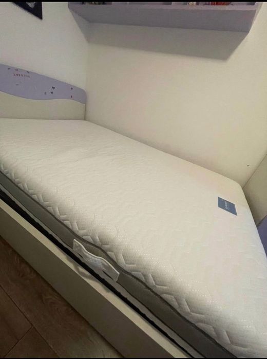 Mobilă camera de vânzare