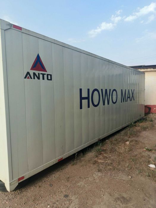 Yuk moshinasi borti.