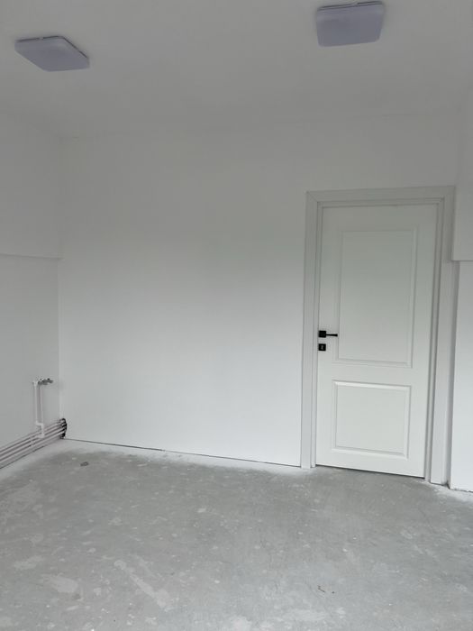 Vand  / schimb apartament ( spatiu ) la parter