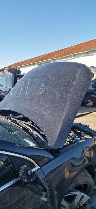 Vând capota passat b6