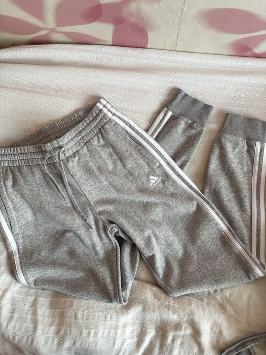 Продавам комплект на Adidas