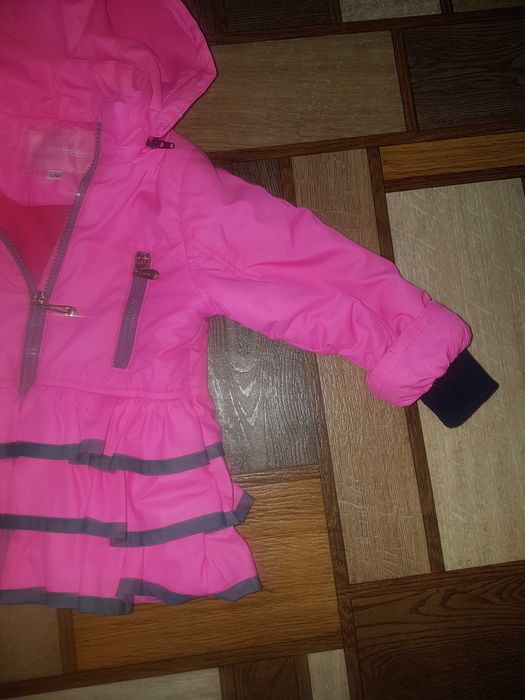 Продам детскую куртку, весна, дев.