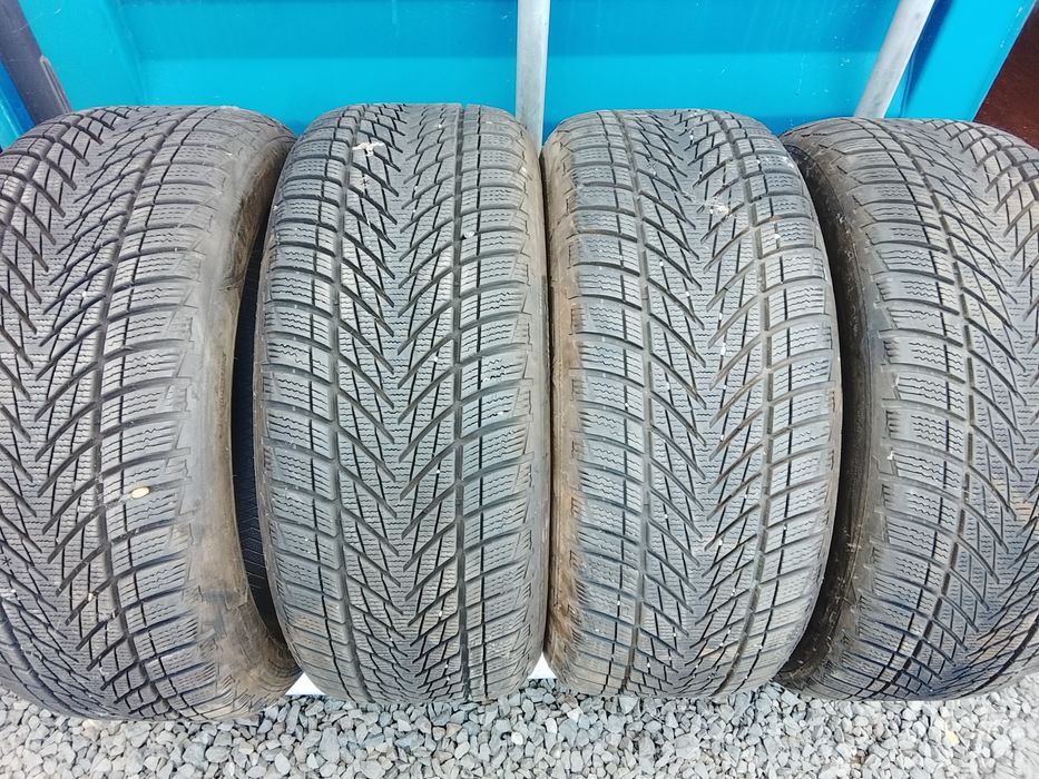 225 45 17. Goodyear. An 2023.