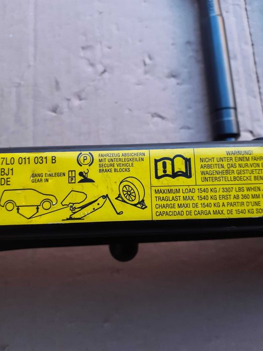 Cric,cheie roti AUDI Q7, Q5, VW Touareg,Tiguan, PORSCHE Cayenne, Macan