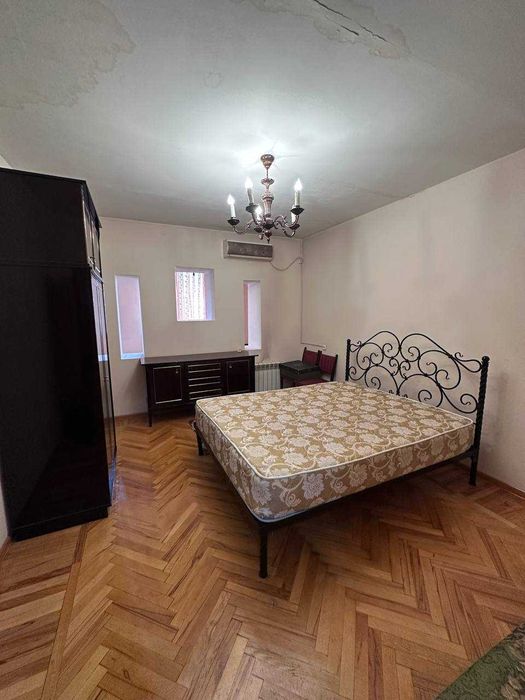 Продаётся 5и ком квартира ор-р Метро Космонавтов Ор: Голубые Купала