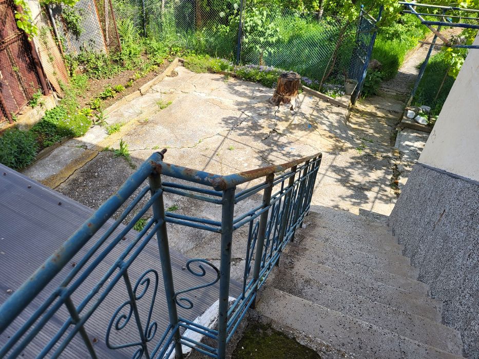 Двуетажна къща 150m2 с. Дрен