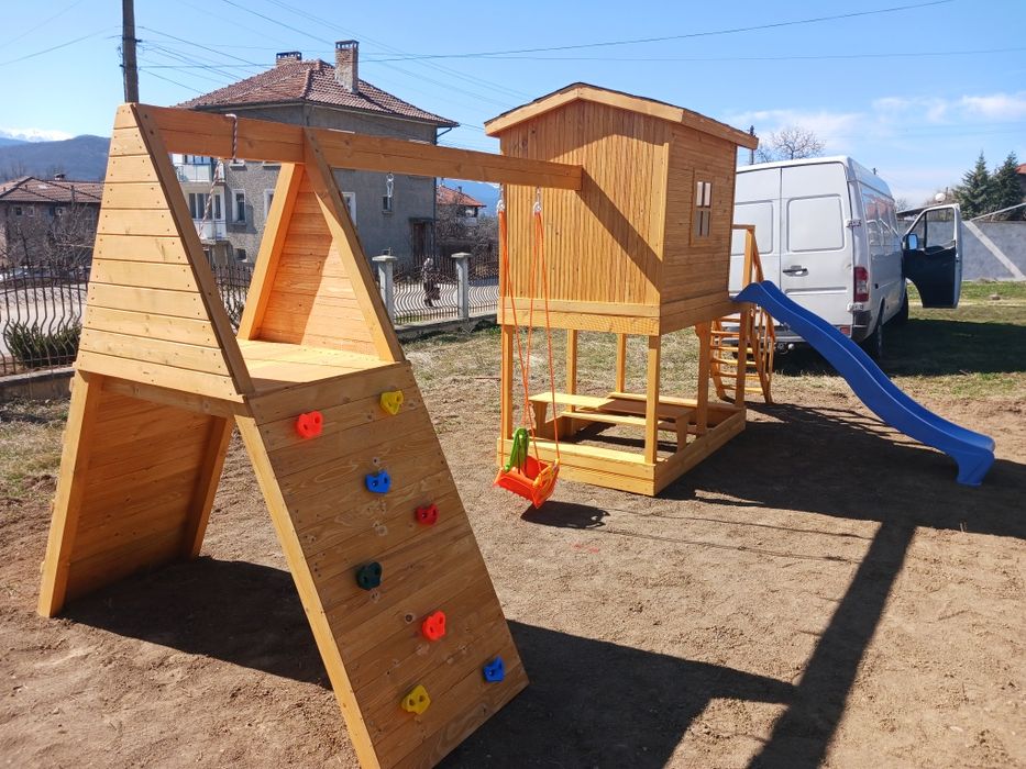 Детски пързалки. Катерушки и къщички