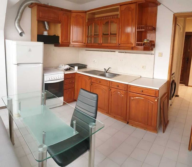 Дава се под наем Двустаен апартамент в Бургас, Център - 65 кв.м за 204 € - Снимка #3