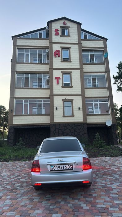 Продам приору 2013 декабарь торг у капота