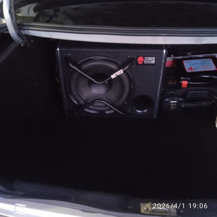 Продам сабвуфер 12