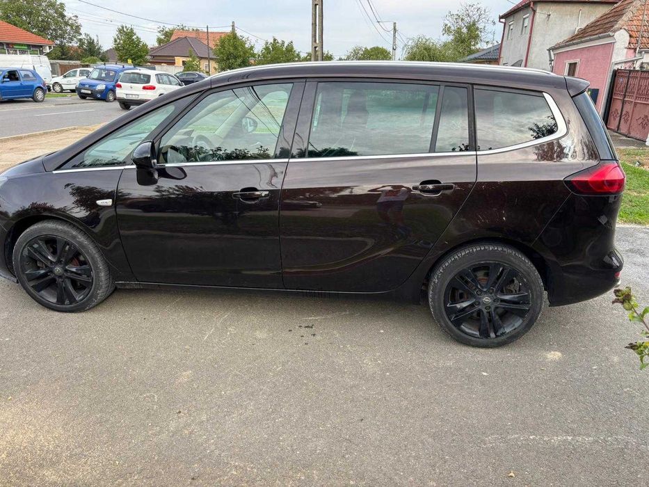 VAND Opel Zafira Tourer Cosmo Pack 2.0 CDTI – 165 CP | Automat | 7 locuri | Full opțiun