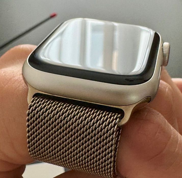 Apple Watch Series 8 45 mm GPS + Cellular – Starlight Aluminium – Pachet complet . 2 bratari originale