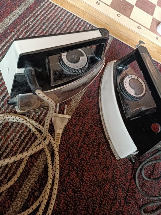 Утюги Советские Ленинград очень тяжёлые в идеальном состоянии