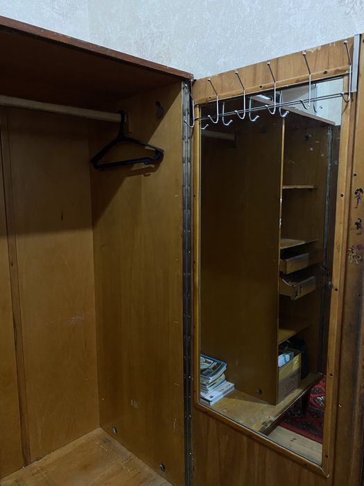 Шкаф сотилади полированный. Ургенчда