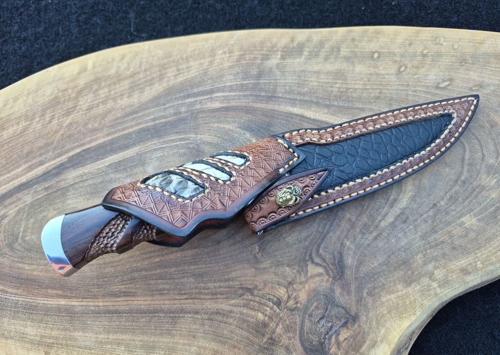 Ръчно изработен ловен нож дамаска стомана с кожена кания LN432