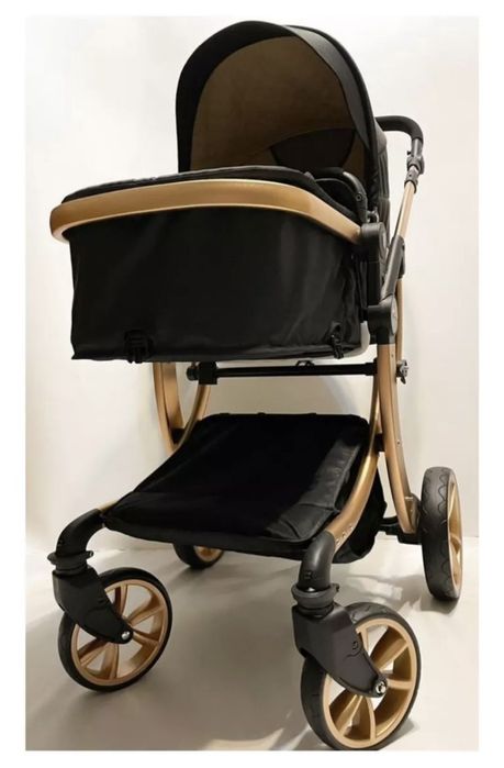 Продам новую коляску.