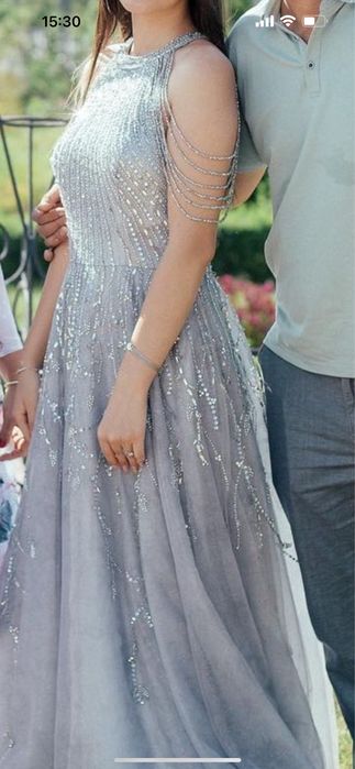 Продам шикарное длинное платье