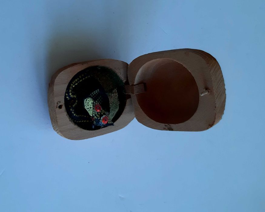 декоративни фигурки - камбанка, чаша и др., керамика, дърво и др.