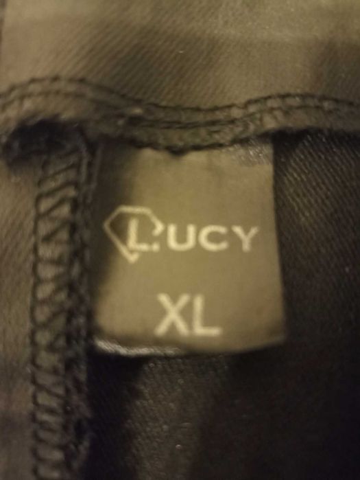 Продавам пола на LUCY