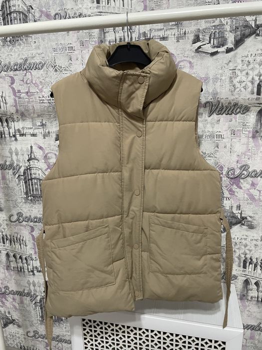 Безрукавка темно бежевый