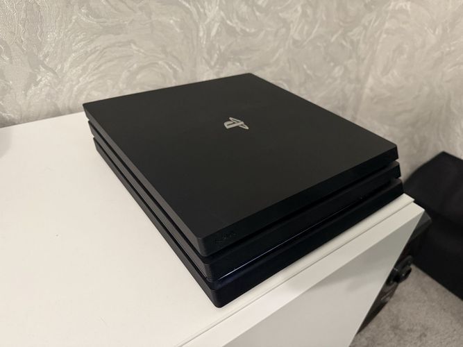 Продам Playstation 4