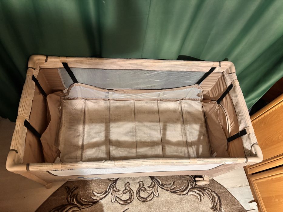 Pătuț pliabil Bebe Royal 120x60 cm, cu masă de înfășat și nivel pentru nou-născut