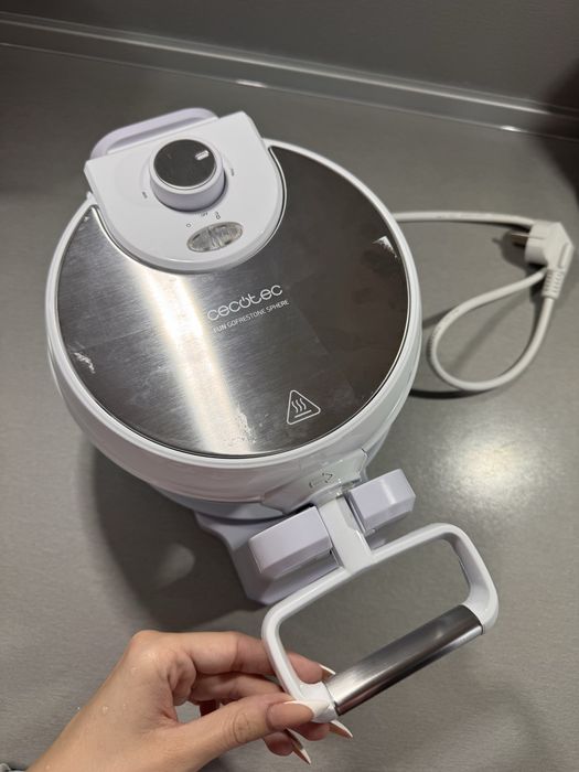 Гофретник Cecotec