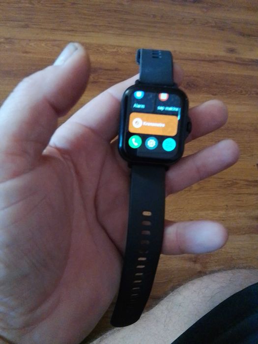 Продавам смарт часовник